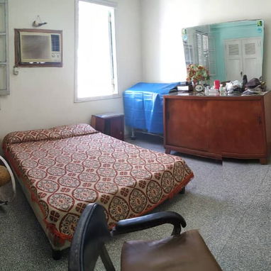 Ref# 80. Casa biplanta en altos super céntrica con 4 cuartos y placa libre!!! - 4/10