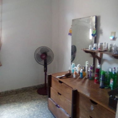 ^$15.000usd CON AJUSTE. En venta casa  puerta de calle en El Cerro, Reparto Martí.  POSIBILIDAD DE GARAJE PARA 4  CARROS - 6/10