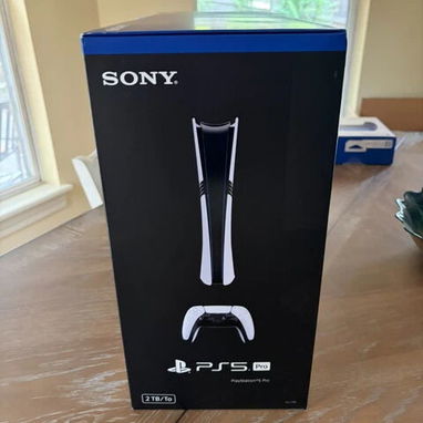 PlayStation 5 Pro totalmente nueva. Incluye 2 controles DualSense, base de carga y auriculares inalámbricos.1 mes de gar - 3/5