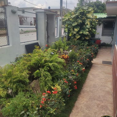 🏡✨ SE VENDE HERMOSA CASA DE DOS NIVELES EN LA LISA ✨🏡 Si buscas comodidad, confort y una casa lista para vivir - Img 123885366