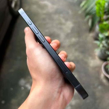 iPhone 16 - 3/3
