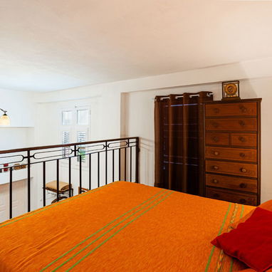 Renta lineal de estudio con acceso a cocina compartida - Img 120671900
