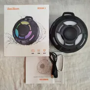 Bocina Bluetooth marca blossroom RGB 12W de potencia a prueba de agua certificación IPX7 - Img 57638901