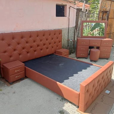 COLCHONES,CAMAS CAPITONEADAS, SILLONES Y JUEGOS DE SALA•SC - 4/10