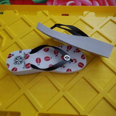 Zapatillas de mujer - Img 125481535