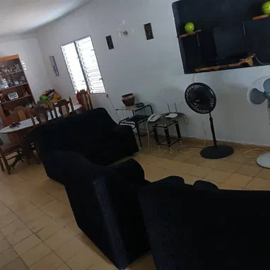 Casa independiente con 3 cuartos y piscina - 3/9