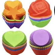 KIT DE 6 MOLDES (CAPACILLOS) DE SILICONA PARA CUPECAKE, DIFERENTES FORMAS Y COLORES. - Img 50463093
