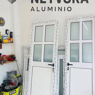 Puertas , ventanas , bajos de mesetas de aluminio y más ➕➡# 59526055 - Img 126306039