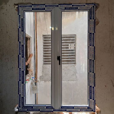 CARPINTERIA DE ALUMINIO CON CRISTAL . - 10/10