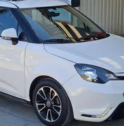 MG3 del año 2015 con el salón perfecto . Buenísimo de pintura con brillo Llantas, muy llamativa,DVD alarma. - Img 45574084