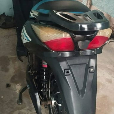 Se vende esta moto haciendo 2100 usd 130km para mi tranquilidad hace más batería nueva 72x45 las fotos hablan por si sol - 4/4