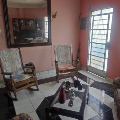 CASA GRANDE EN REGLA! 4 CUARTOS Y 2 BAÑOS - LISTA PARA VIVIR (CON TODO DENTRO) - Img 123203830