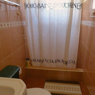 SE RENTAN 2 DORMITORIOS EN HOSTAL, CERCA DE LA EMBAJADA DE CHINA, Y LA EMBAJADA DE ALEMANIA - 10/10