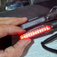 Vendo juego de 2 luces secuancial en azul para motos por 10 usd (nuevo) - Img 53030271