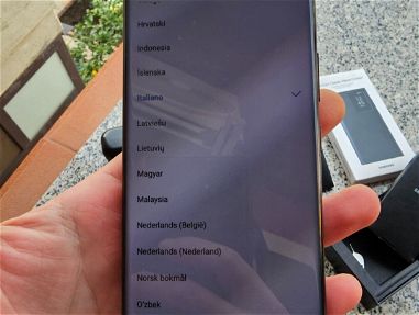 Samsung Galaxy S22 Ultra 5G 512GB con accesorios completos - Img 66790912