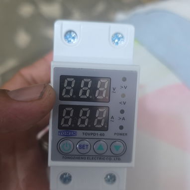Protector de voltaje digital configurable y tranfer manual tipo breaker - Img 123722619