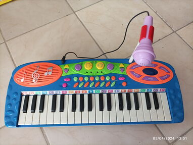 Piano de juguete, de batería AA, - Img 65129549