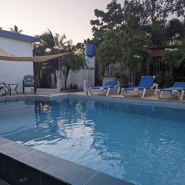 Económica casa en la playa pero con todas las condiciones con piscina y cerca del mar. Whatssap 5 2959440 Hilda - Img 124750214