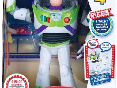 Toy Story Buzz Lightyear ANIMATRONICO Action Figure 32 cm INTERACTIVO con Comandos de Voz,+65 Frases y Sonidos, Se Mueve - Img 32873837