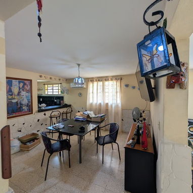 Casa con todo Dentro 4 Cuartos, Garaje Amplio,no apagones...Reparto Residencial Almendares Boyeros LEER!!! - 5/9