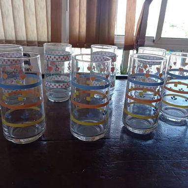 JUEGO DE 6 COPAS AZULES y VERDES  MEDIANAS NUEVAS (40 AÑOS).COMPRADAS EN RUSIA. COPAS VERDES Y LICORERA CON SUS COPITAS. - Img 105746319
