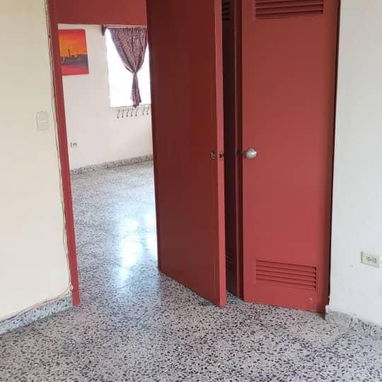 Excelente Apartamento (20 de Mayo) - Img 125398404