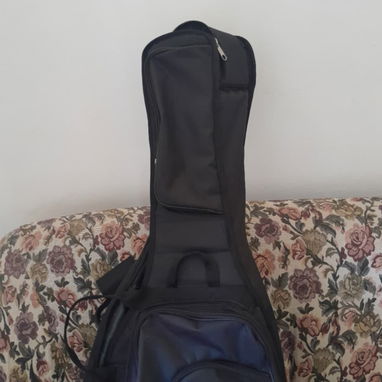 Estuches acolchonados tipo mochila para guitarras y tres, profesionales. - Img 120944662