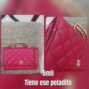 Se vende cartera detalle en la foto - Img 58117621