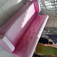 Sofá Rosa de poco uso en buen estado  estado - Img 57772191
