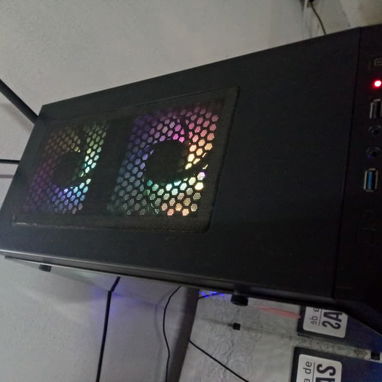 TORRE GAMER DE ALTO RENDIMIENTO (SOLO MESES DE USO) - 4/10