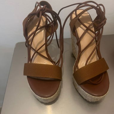 Cuñas/plataformas de mujer, num 38 y 39. Santos Suarez. Llamar 52866961 - Img 122519006
