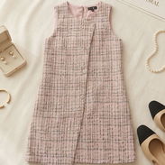 Vestido rosado con botones en diagonal - Img 56097338