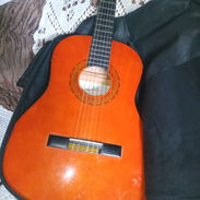Guitarra de uso en 25000 me ajusto - Img 56475644