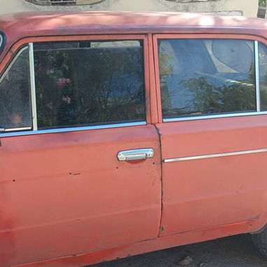 Se vende lada 1600 único dueño,6000usd - Img 123590821