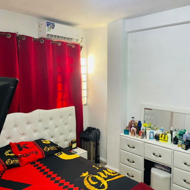 Vendo Casa en Pogolotti Marianao con todo adentro ver detalles. No Corredores - Img 127836506