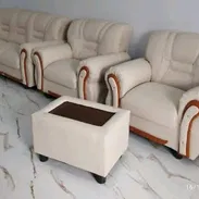 Sofá, 2 Butacas y Mesa de Centro disponibles para Entregar en Varios Colores y Materiales - Img 57319189