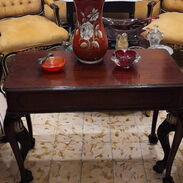 Lindo conjunto de mesas con sillas de estilo chippendale - Img 45260795