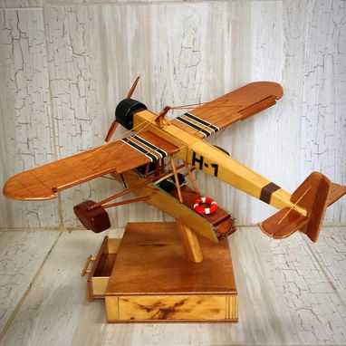 Réplica Artesanal Hidroavión Splash-E con Diseño Funcional - Img 120889869