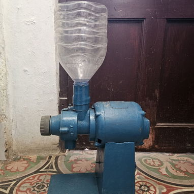 Molino eléctrico 110v para todo tipo de grano SECO - Img 125054483