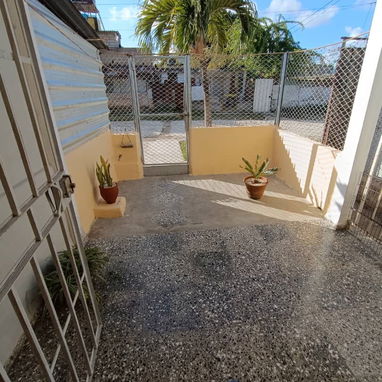 Venta de casa puerta de calle y con garaje en la Lisa - 2/10