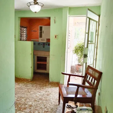 VENTA CASA INDEPENDIENTE CON PATIO LIBRE DE MÁS 100 METROS - Img 121218028