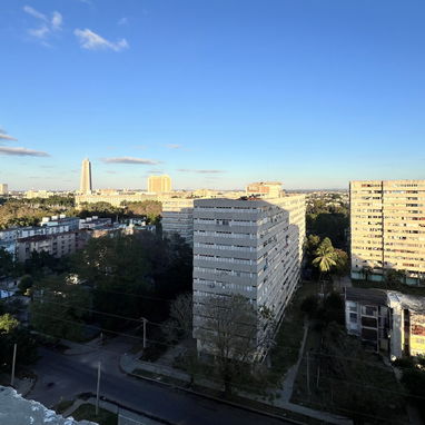 Vendo apartamento en Nuevo Vedado – Vista panorámica de La Habana - Img 124888807