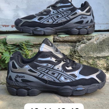 Tenis Acsis  Beige y negro solo #38 y 40 los negros y plateados 40 41 42 y 43 $40 USD solo mensajería - 2/2