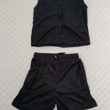 Conjunto de short y camisetas. - Img 122996761
