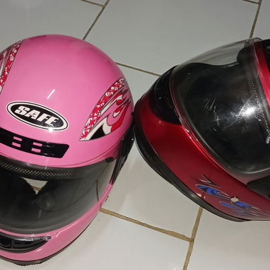 Se venden 2 cascos integrales certificados. Talla M/L - 3/6