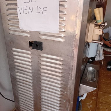 Se vende maquina de hacer helado 1500 USD - Img 126743234