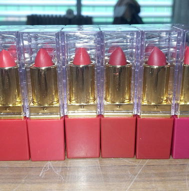 Perfumes y pintalabios (lápiz labial) - Img 97384645