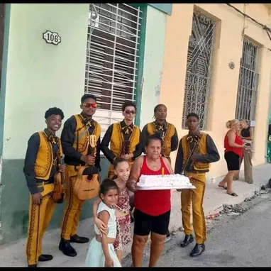 🎺✨ ¡Haz que tu celebración sea un recuerdo inolvidable con un auténtico Mariachi en La Habana! ✨🎺 - 4/4