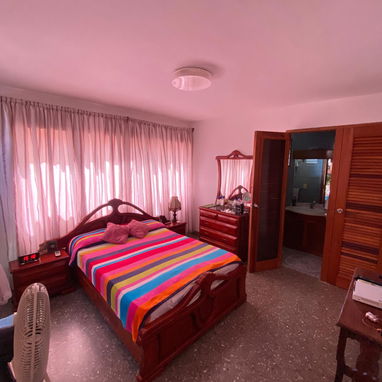 Venta Casa+Piscina, Propiedad de más de 1000 m2, Se deja todo dentro, Respaldo eléctrico ⚡️Reparto Siboney - 9/10
