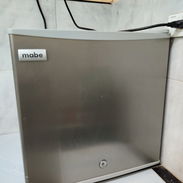 Mini bar Mabe de uso impecable - Img 57398846